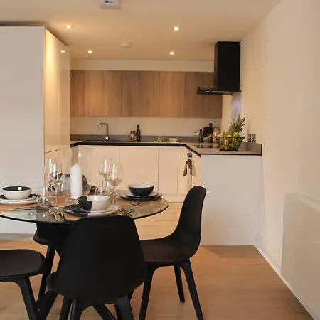 Cabot Mews 3 Апартаменти Бристоль