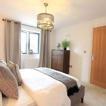 Cabot Mews 3